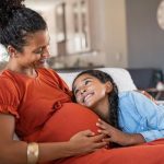 Ciri-Ciri Bayi Yang Ibunya Hamil Lagi: Tanda-tanda Kehamilan Baru